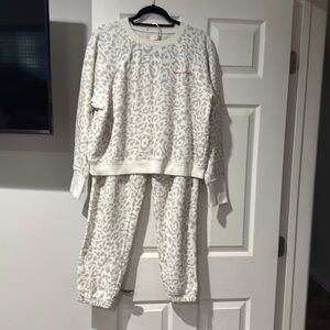 Spiritual gangster White Leopard Print  suit  size sweater size l/ pants m